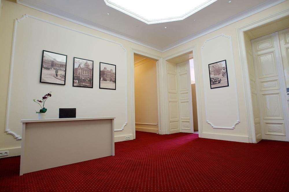 Andrassy Thai Hotel Budapest Ngoại thất bức ảnh