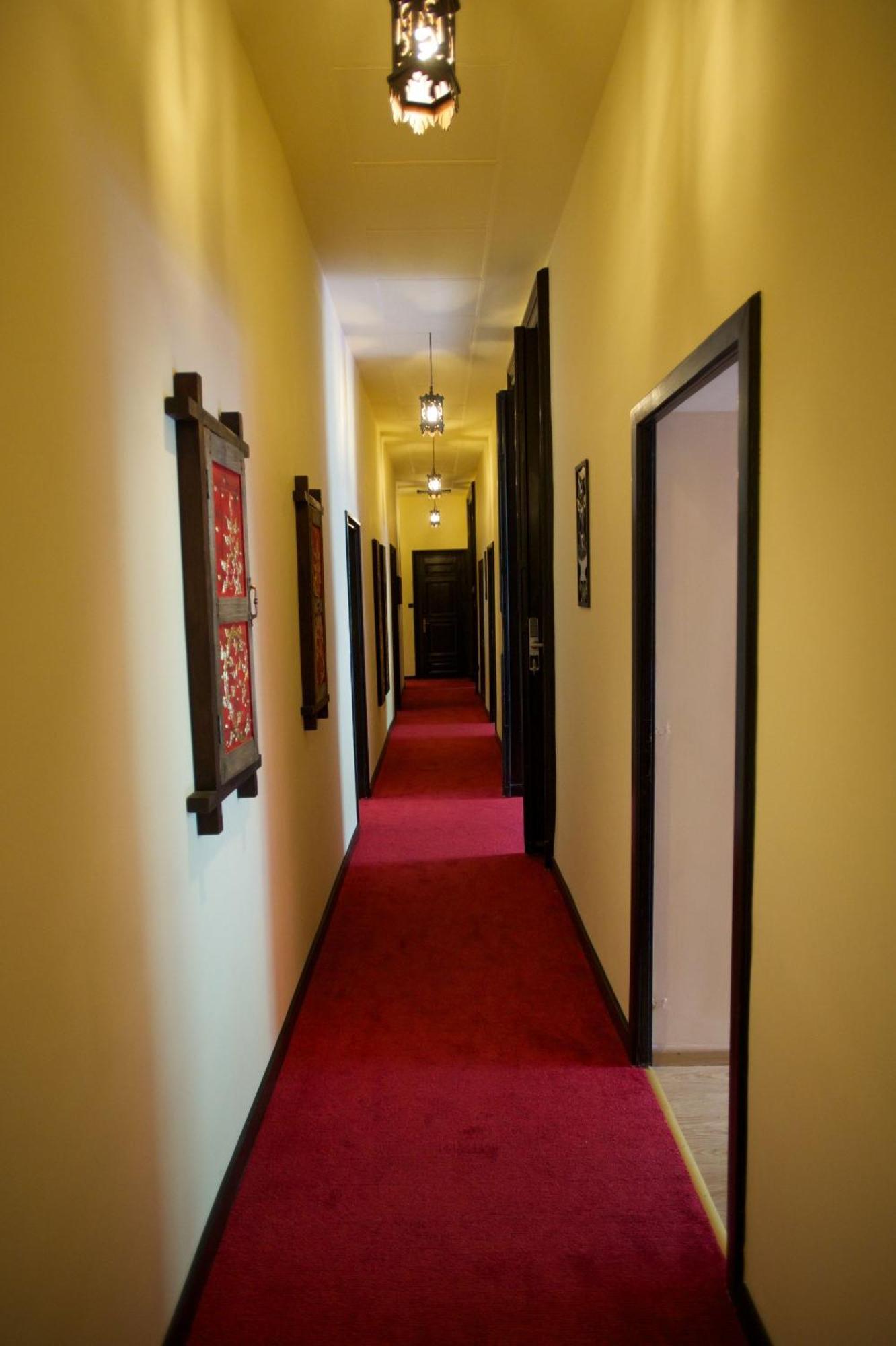 Andrassy Thai Hotel Budapest Ngoại thất bức ảnh
