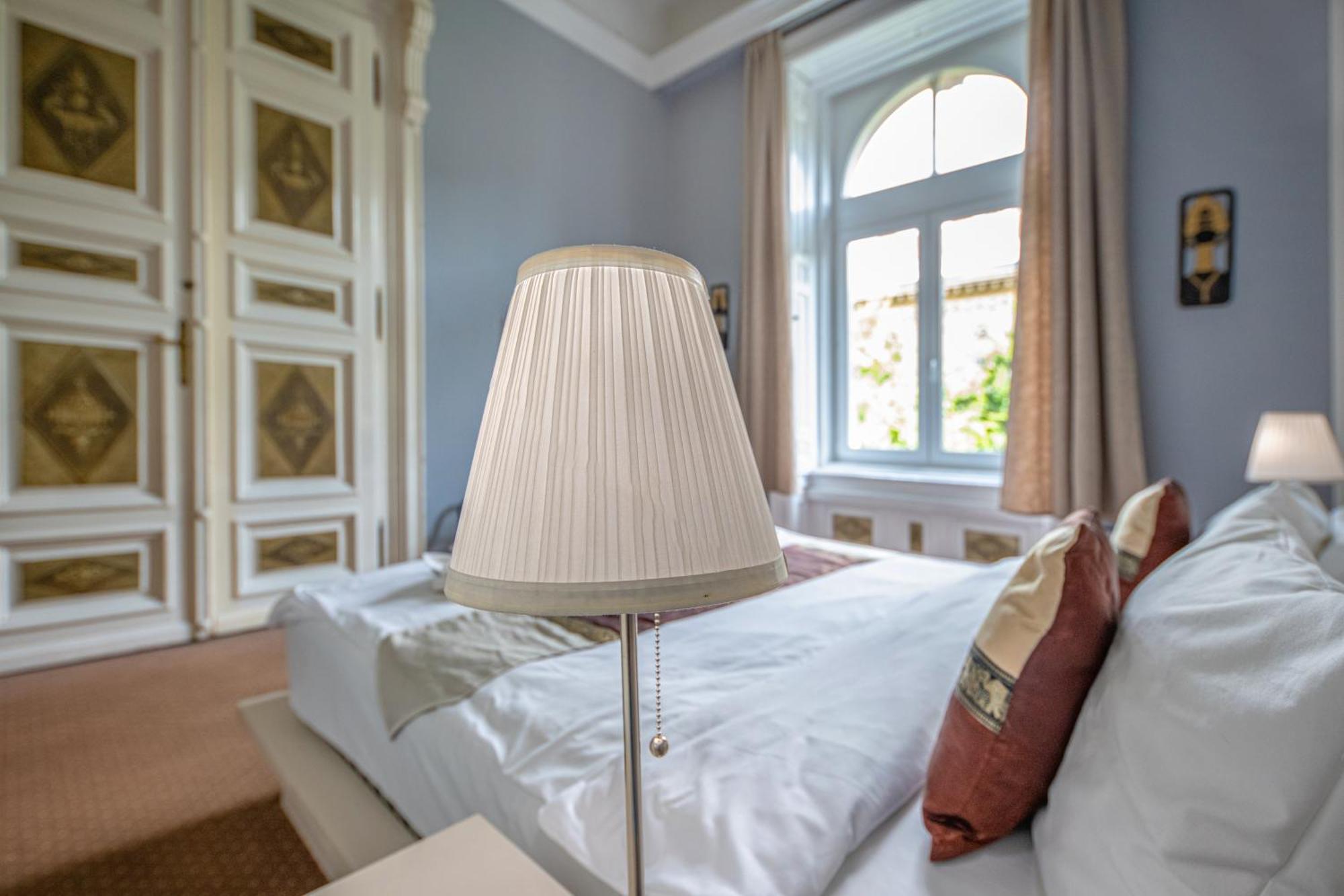 Andrassy Thai Hotel Budapest Ngoại thất bức ảnh