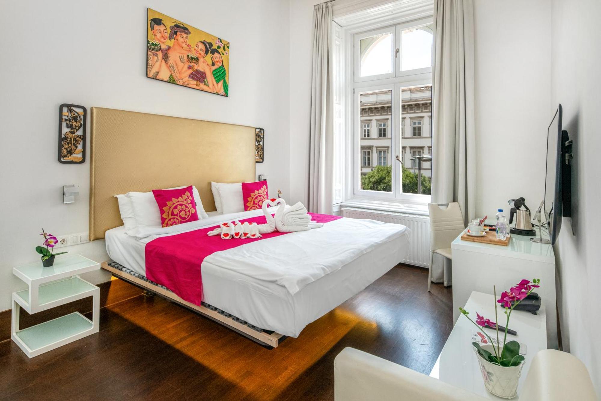 Andrassy Thai Hotel Budapest Ngoại thất bức ảnh