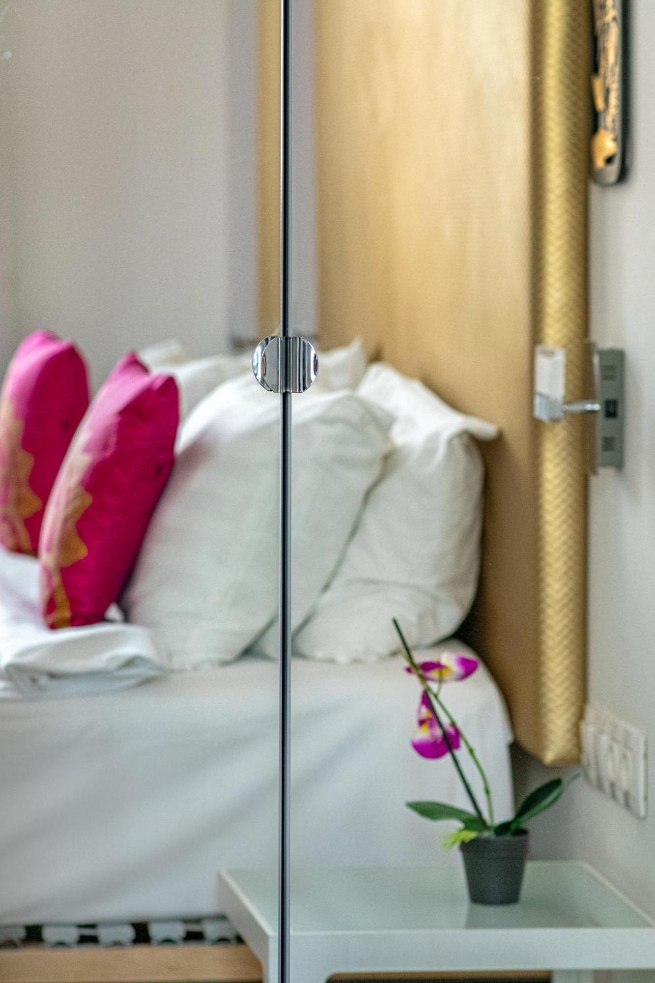 Andrassy Thai Hotel Budapest Ngoại thất bức ảnh