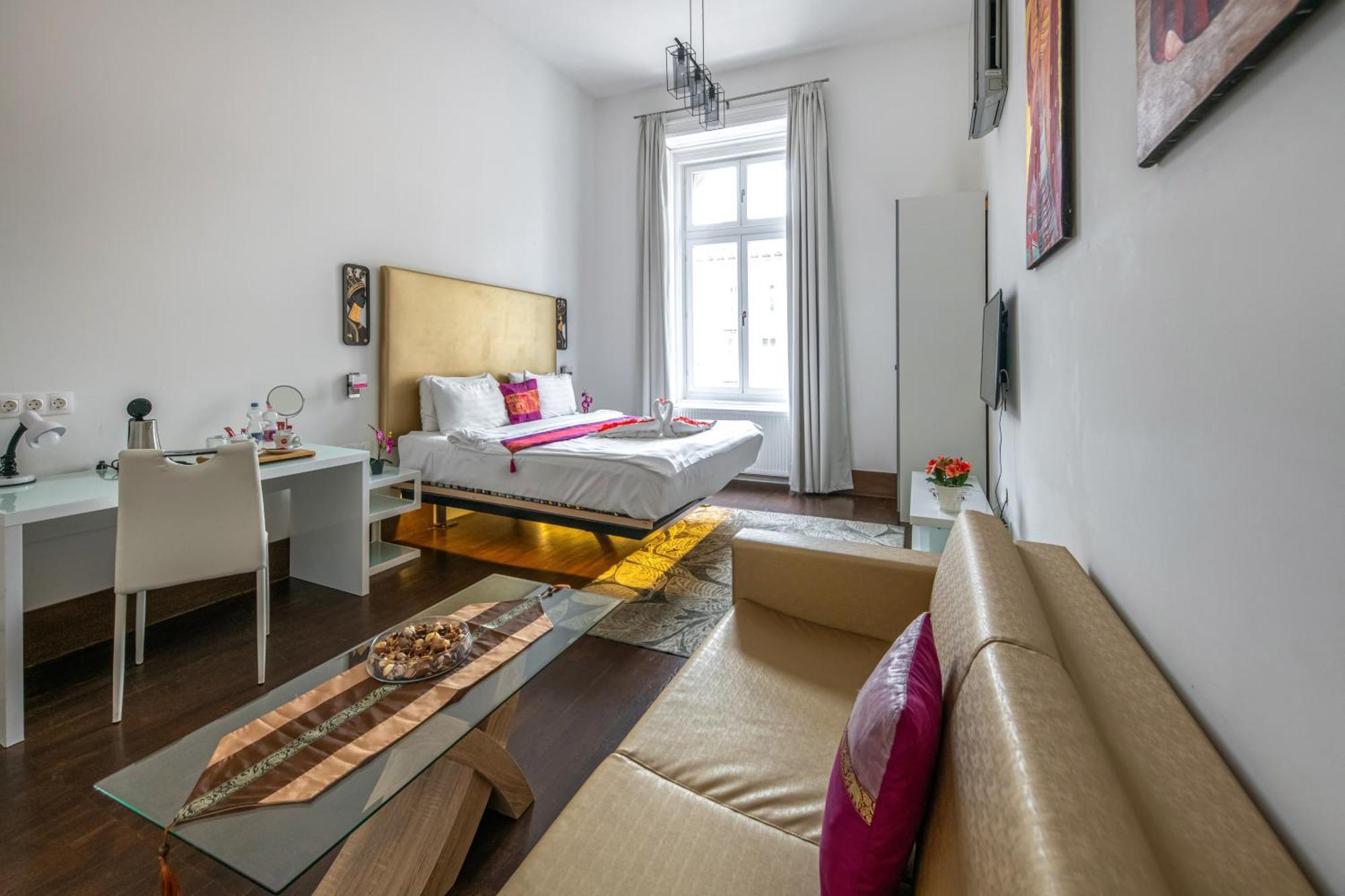 Andrassy Thai Hotel Budapest Ngoại thất bức ảnh