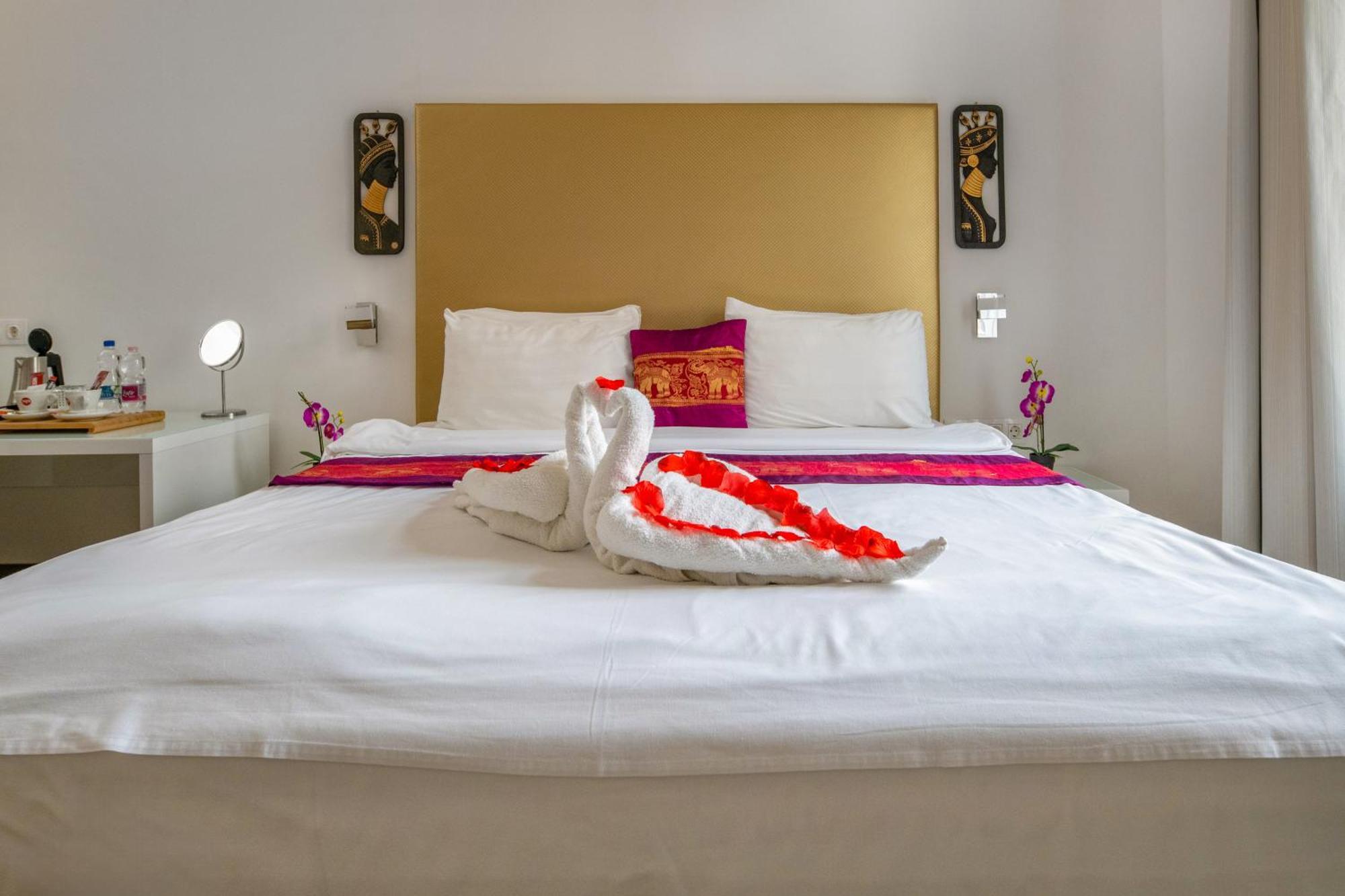 Andrassy Thai Hotel Budapest Ngoại thất bức ảnh