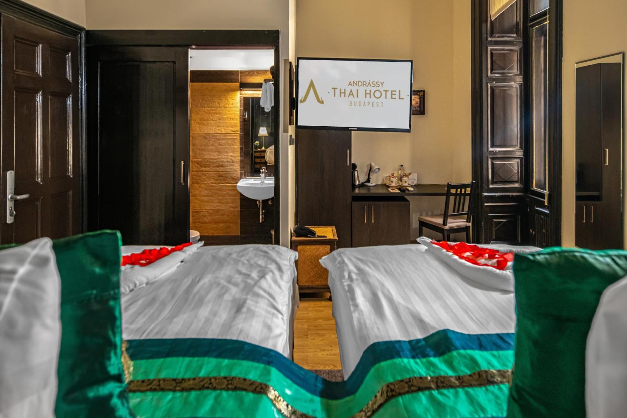 Andrassy Thai Hotel Budapest Ngoại thất bức ảnh